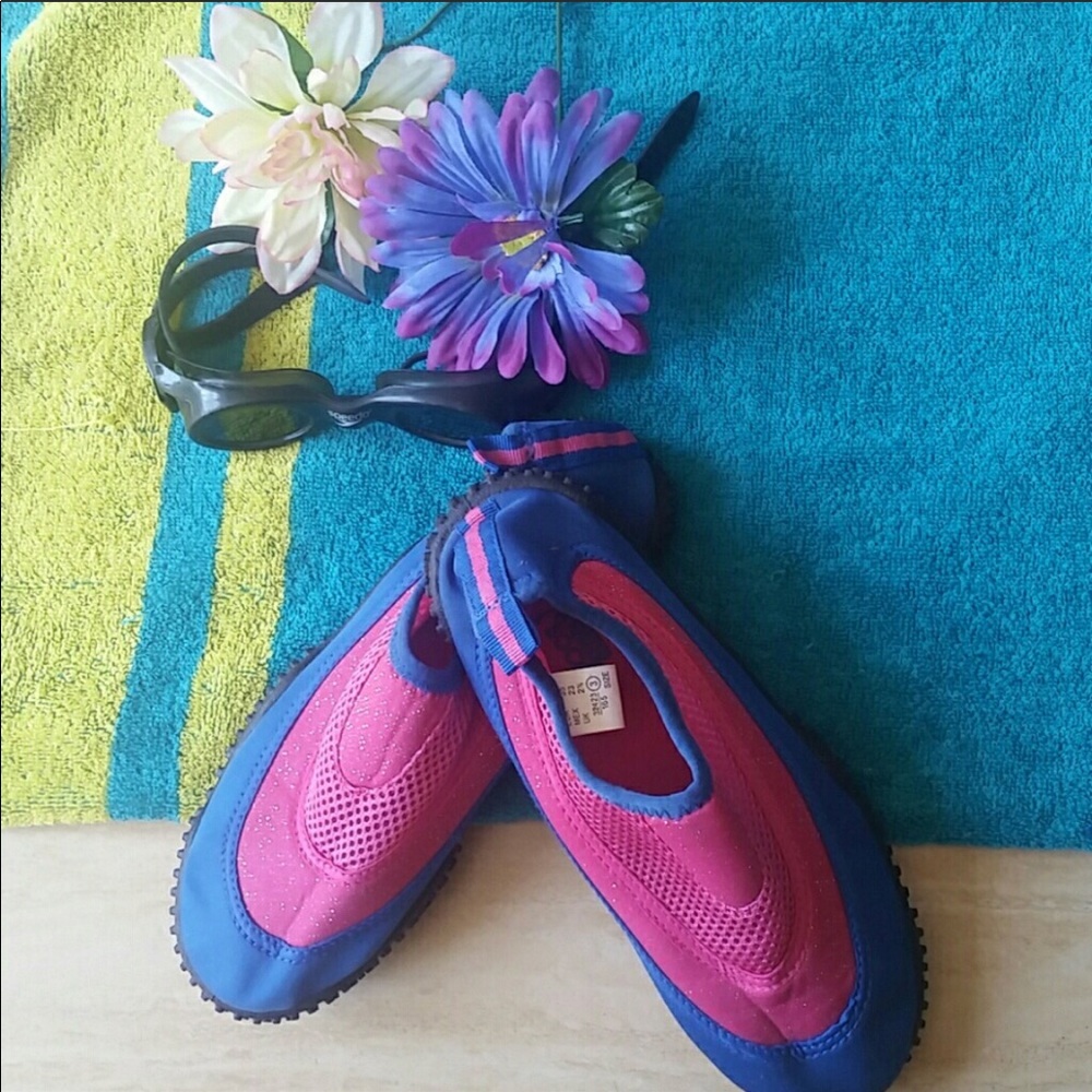 Girls water shoes size 3. Pink blue sparkling